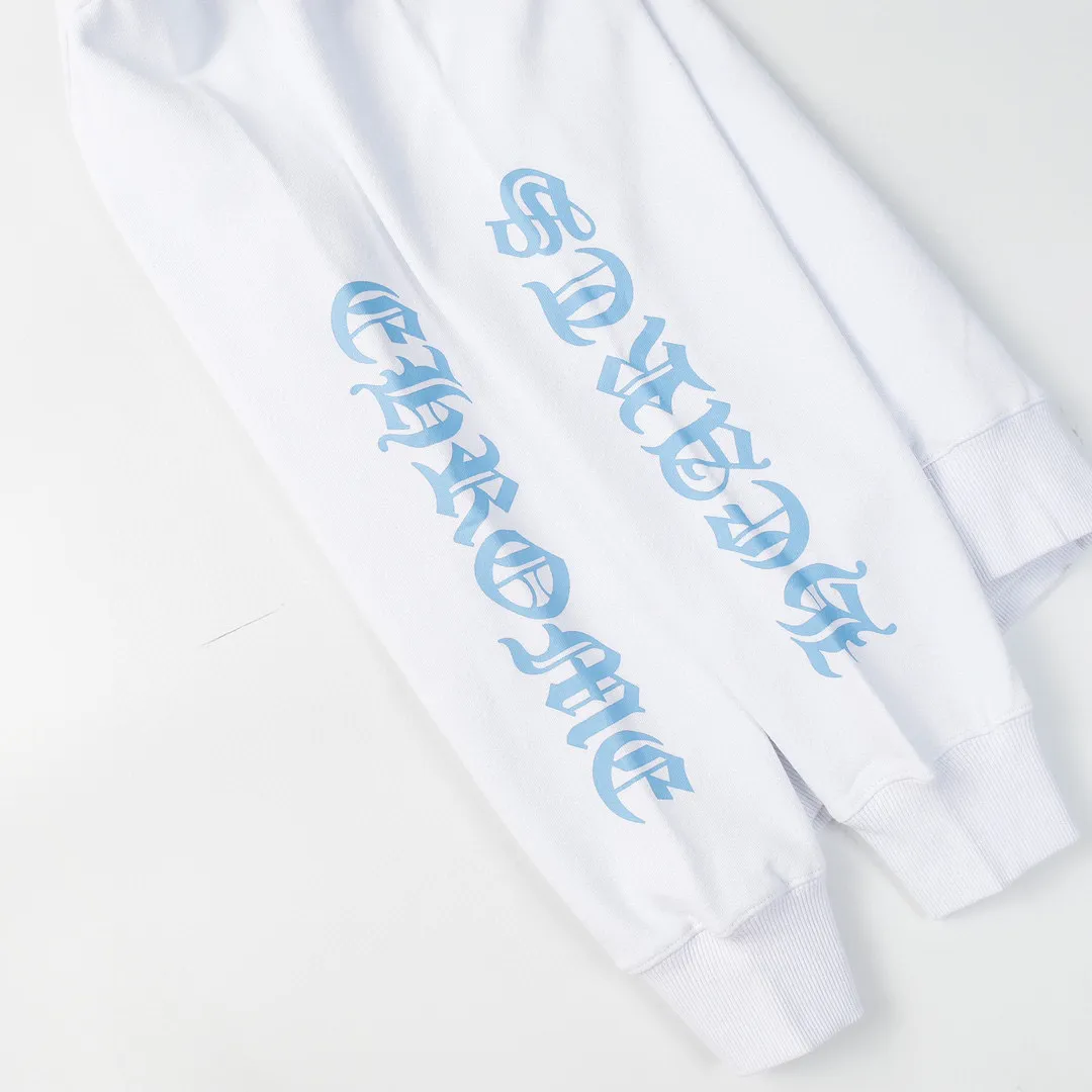 M15—P210 -Chrome Hearts/Chrome Hearts printed sweatshirt cardigan jacket -420 grams of high-density, high-quality wool, soft, delicate and skin-friendly, soft and silky to the touch, warm and skin-friendly -The hardware zipper accessories are all customized and full of details -Colour: black white -Size: S M L XL